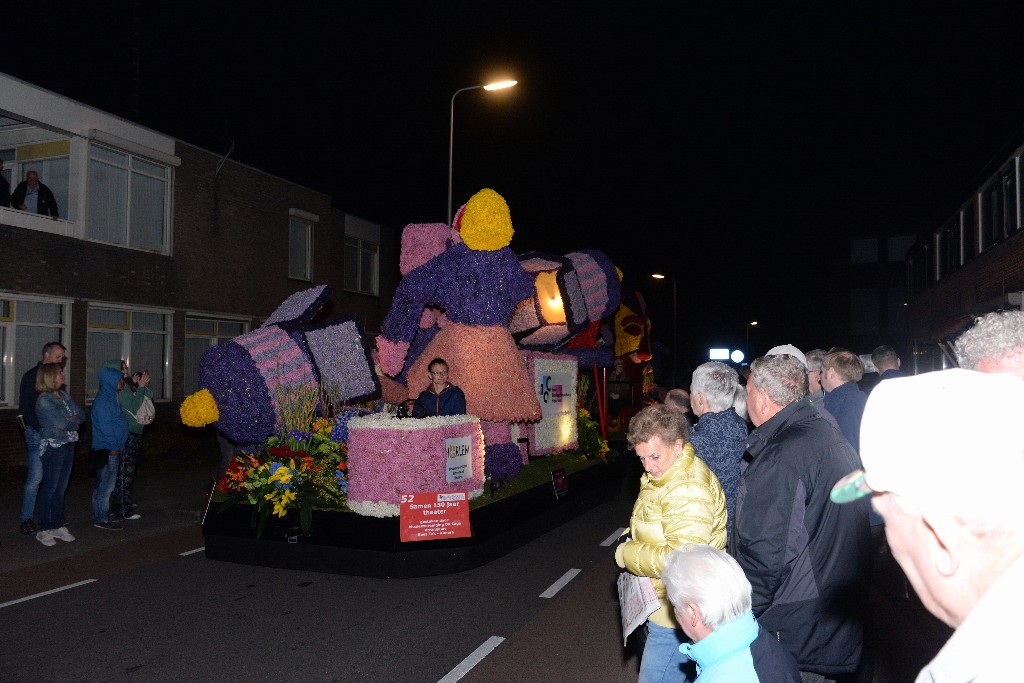 ../Images/Verlicht bloemencorso 2018 077.jpg